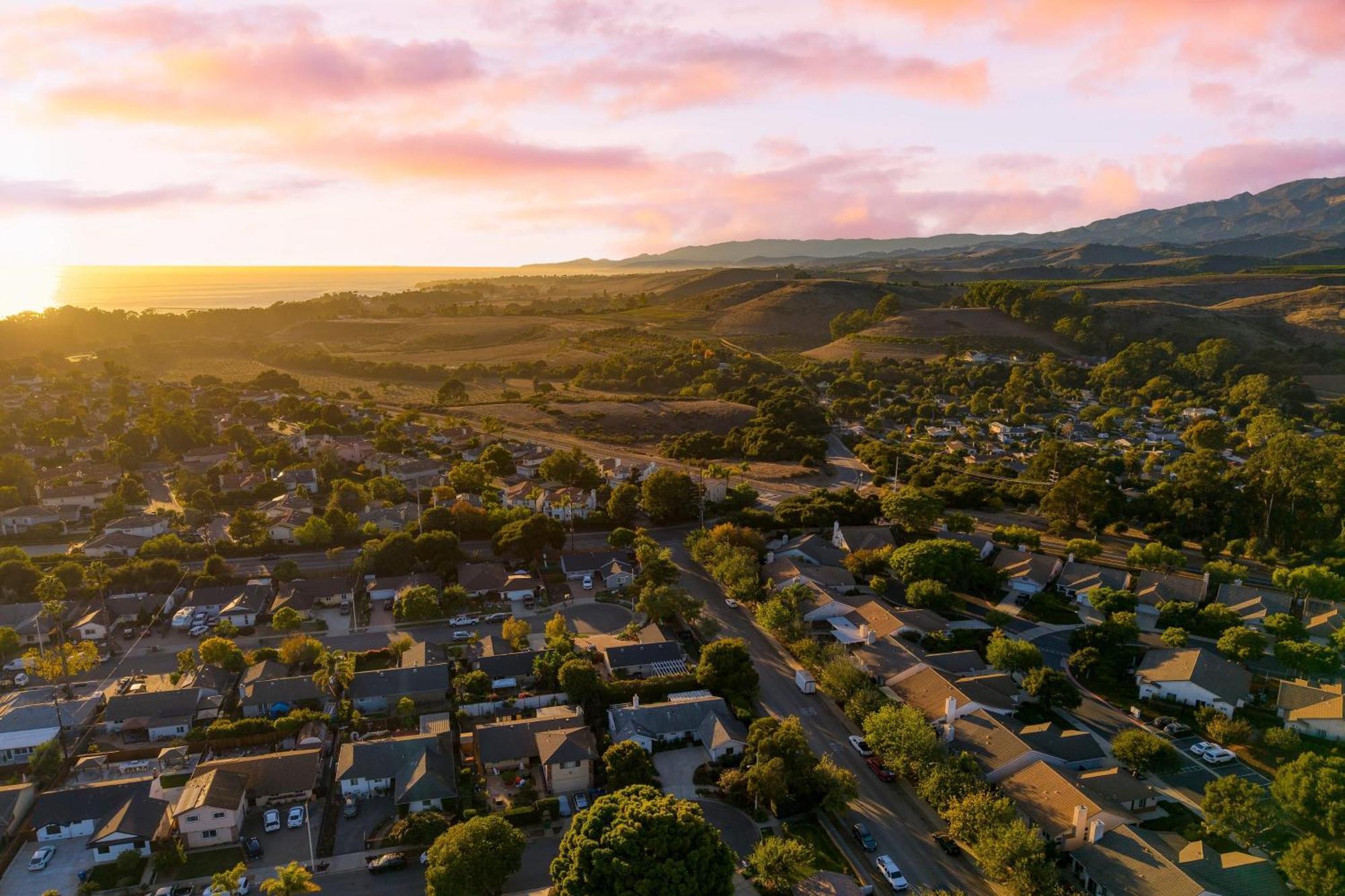 Goleta Getaway By Avantstay Private Backyard 1.5Mi To The Beach Santa Barbara Buitenkant foto