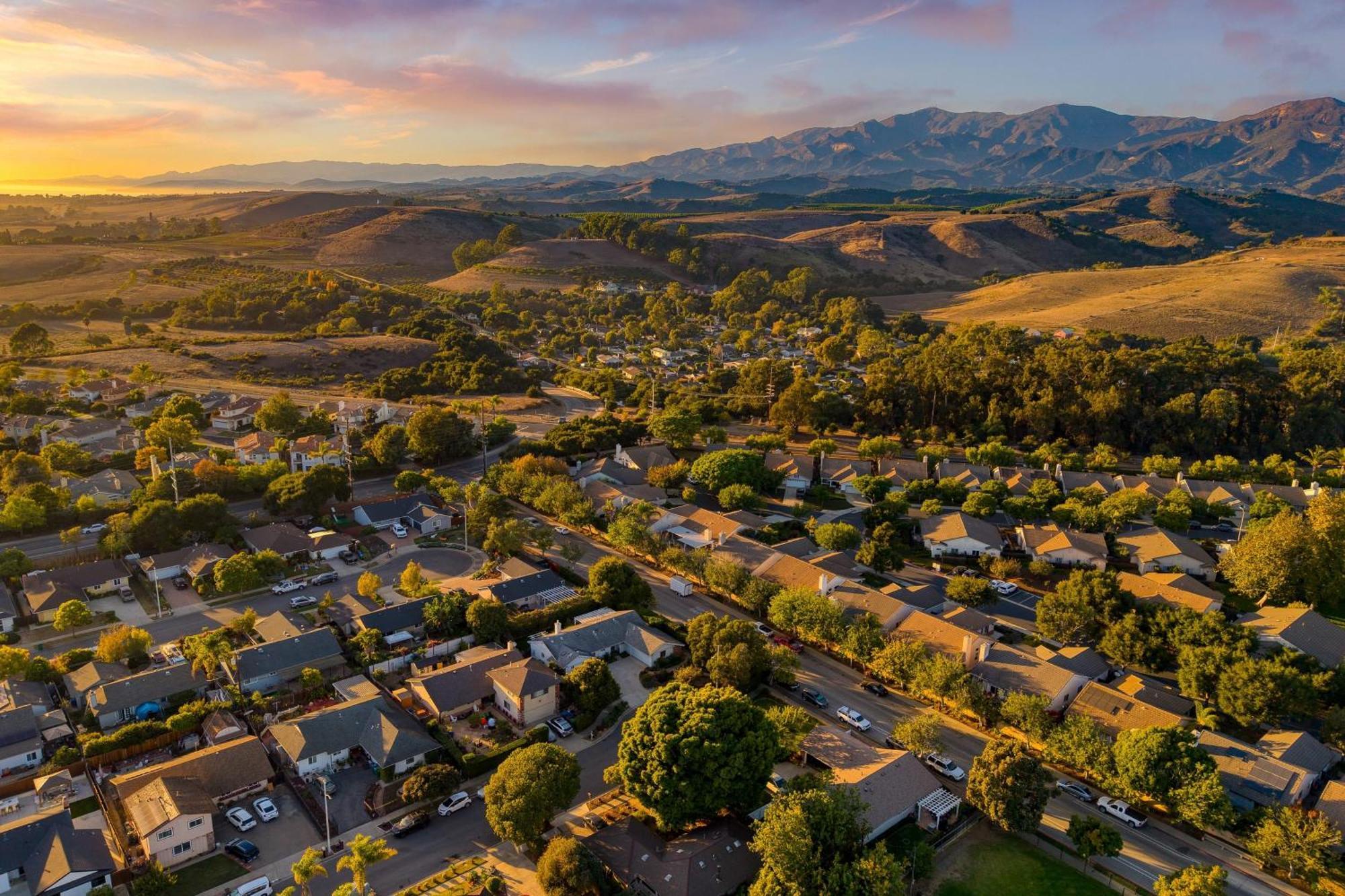 Goleta Getaway By Avantstay Private Backyard 1.5Mi To The Beach Santa Barbara Buitenkant foto