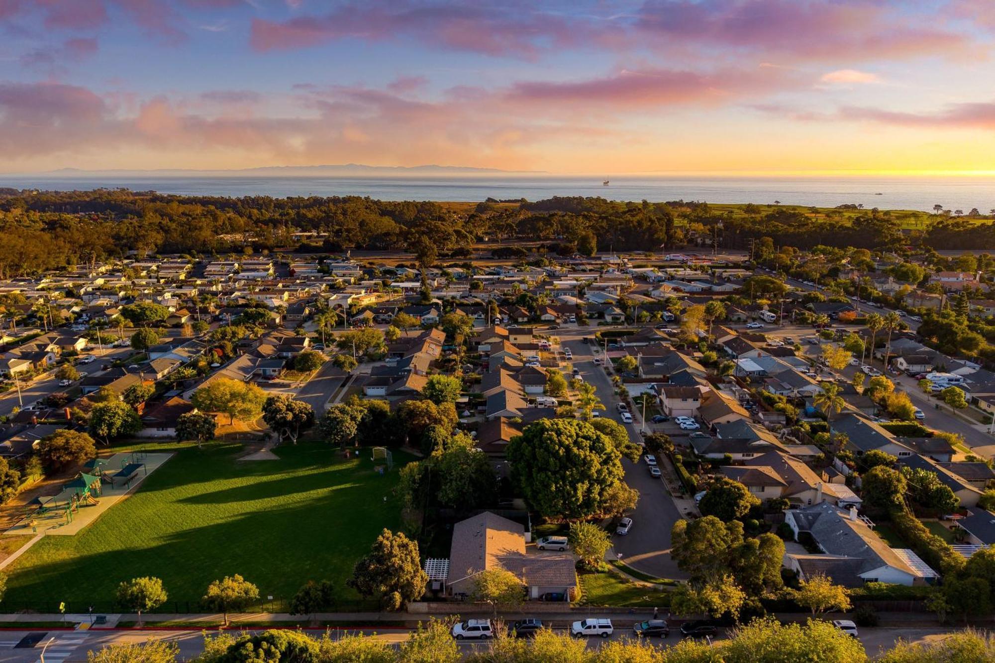 Goleta Getaway By Avantstay Private Backyard 1.5Mi To The Beach Santa Barbara Buitenkant foto